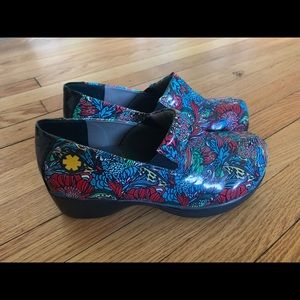 Work wonders by Dansko